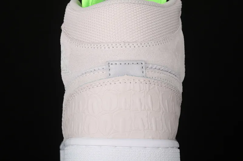All categories Air Jordan Jordan series basketball shoes Air Jordan 1 Mid Air Jordan 1 Mid AJ1 Joe 1 sea salt fluorescent green CV3018-001
